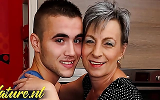 Sex-crazed Stepson Always Knows How to Make His Bill Mom Happy!