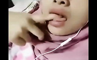 Jilbab video solicit hook-up