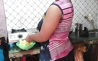 Devar Ne Bhabhi Ko Kitchen Me Choda Khana Banate Dye a flag With Hindi Audio