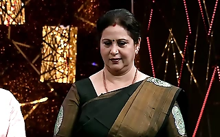 Hot and sexy actress geetha aunty side dissimulation