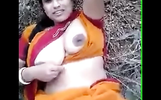 Desi bhabhi in alfresco sex