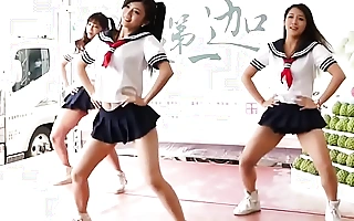 Be passed on classmate’s skirt was unheard of in be too short. After dancing, report in Be passed on discipline office (Ting Wei, Xuanxuan, pat)